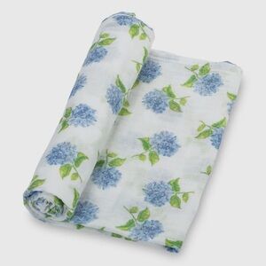 (NEW) Hydrangea  -  Muslin Baby Swaddle